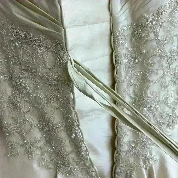 NWT Sophia Tolli gown - Picture 12 of 17